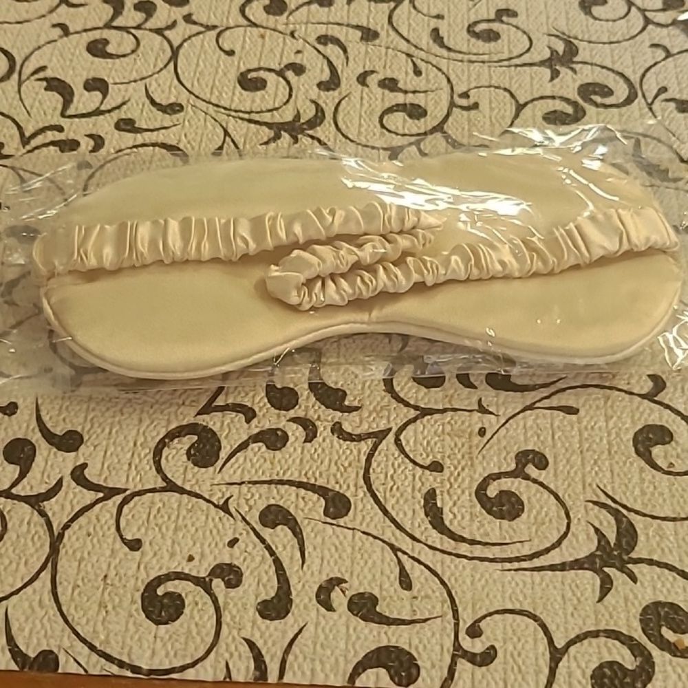 Gold Eye Mask - Picture 2 of 2